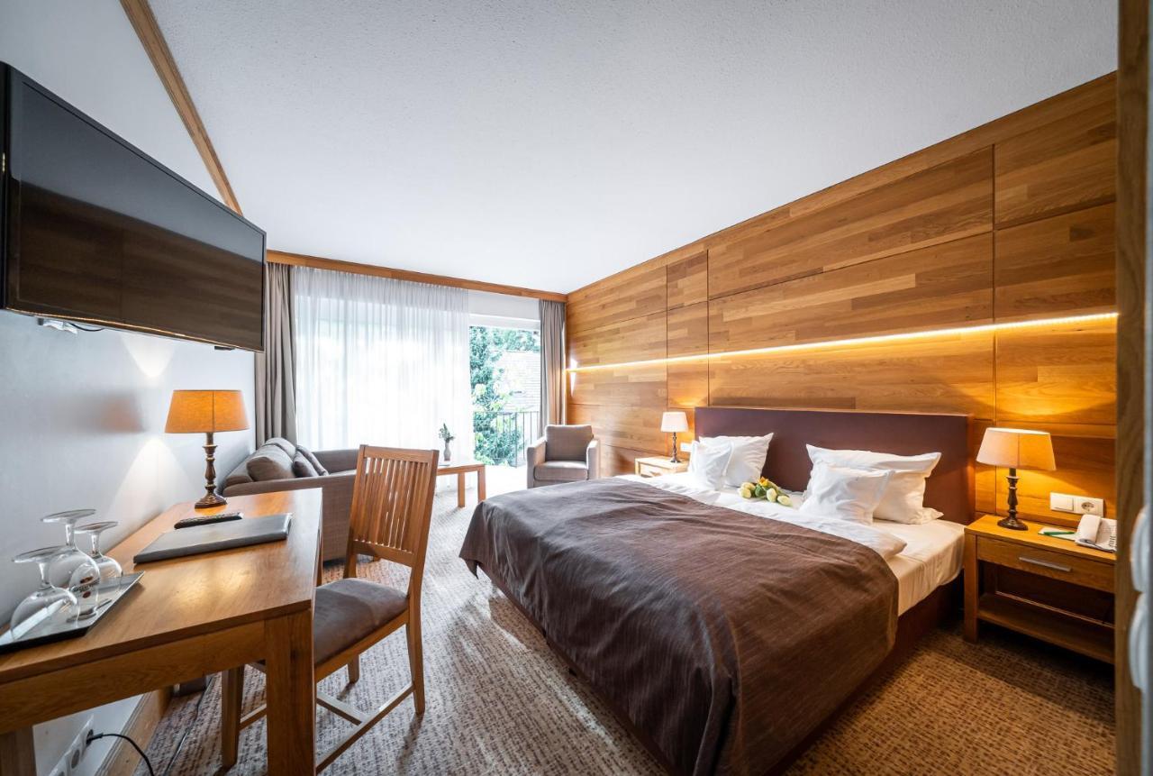 Waldhotel Tannenhaeuschen Везель Экстерьер фото
