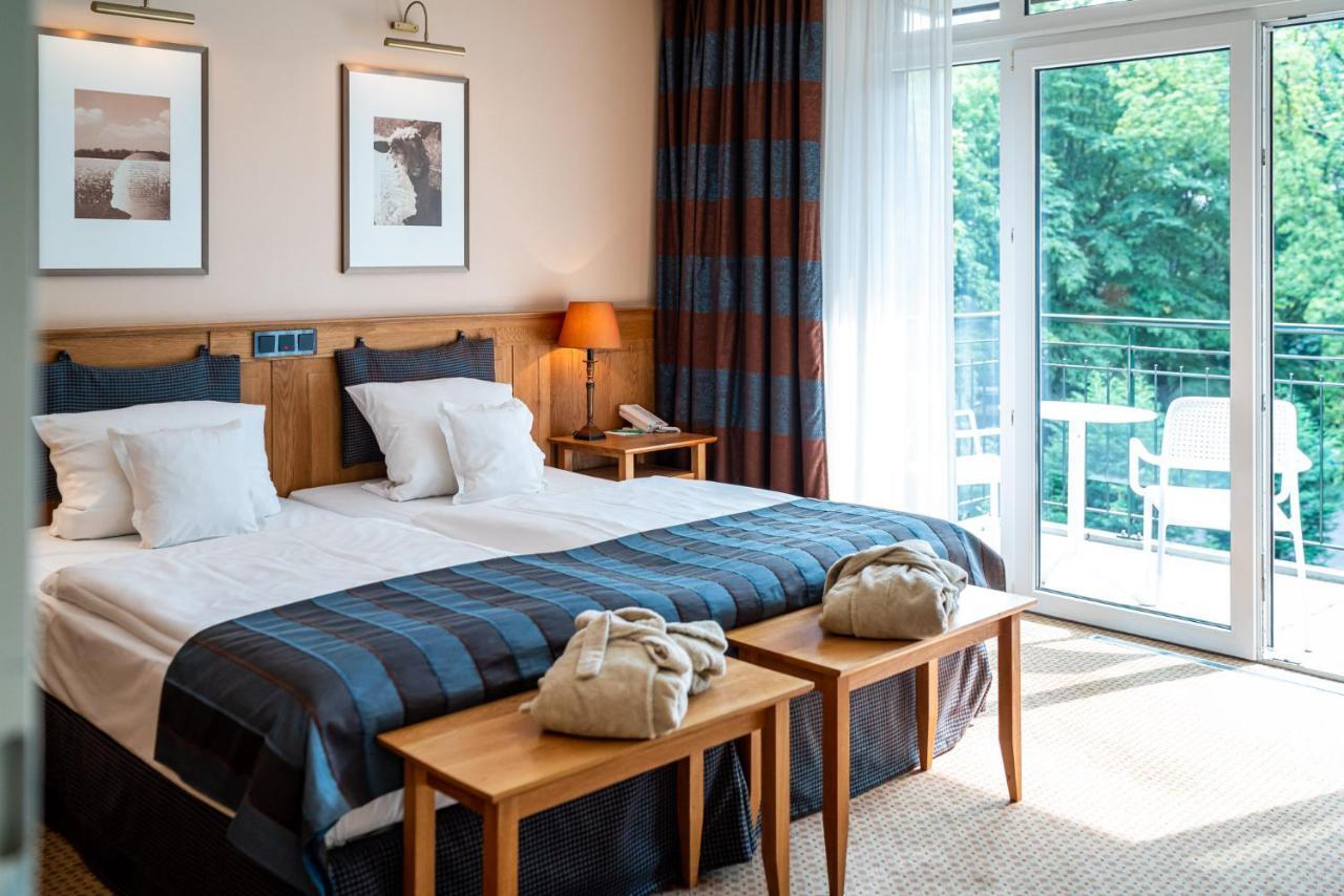 Waldhotel Tannenhaeuschen Везель Экстерьер фото